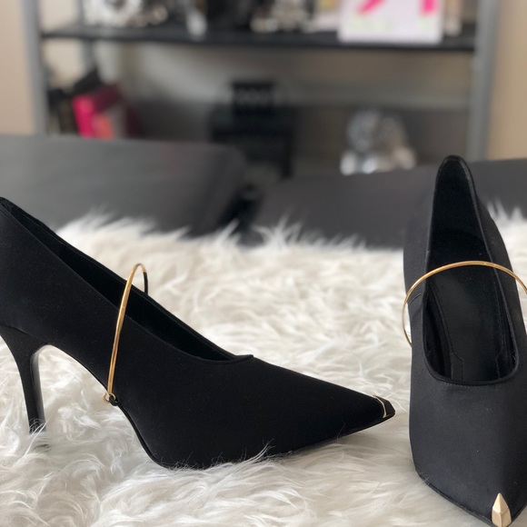 Givenchy Shoes - Givenchy gold toe pump